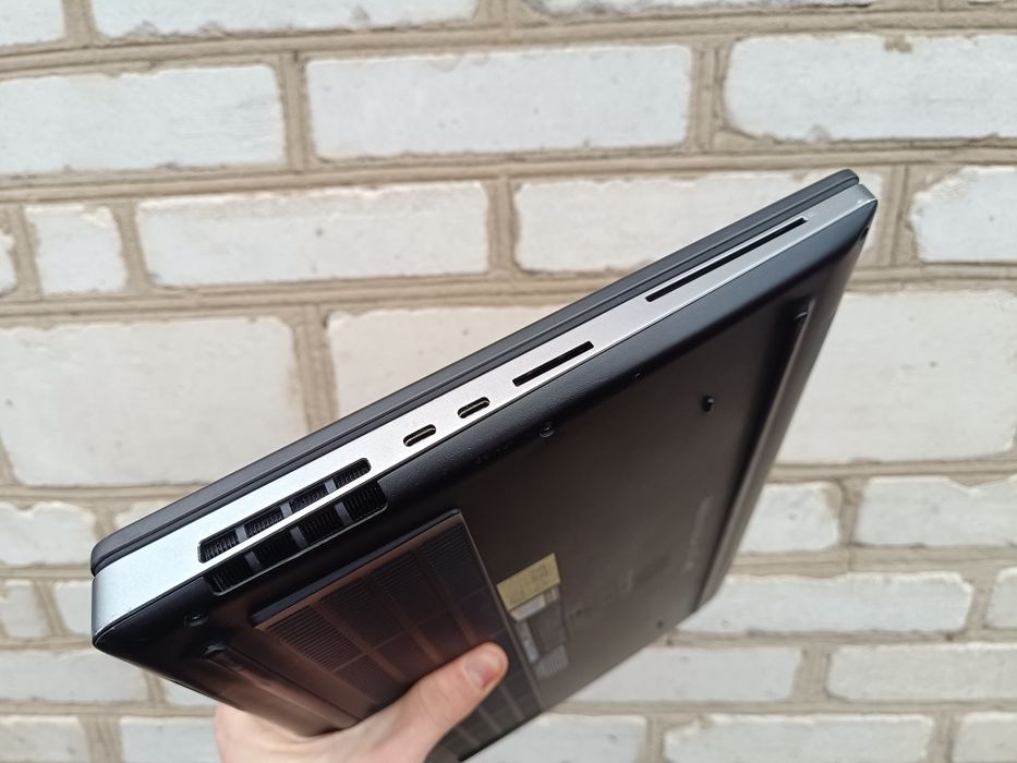 з Face ID 6 ядер, Ігровий ноутбук DELL (Xeon/32/512/P3200 6GB)