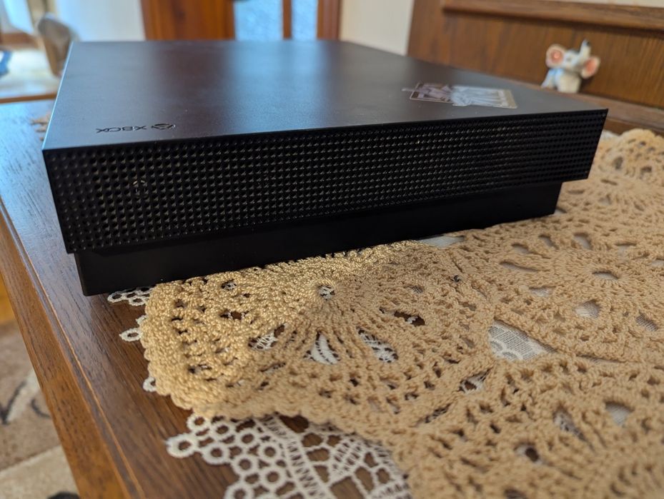 Xbox one x z padem