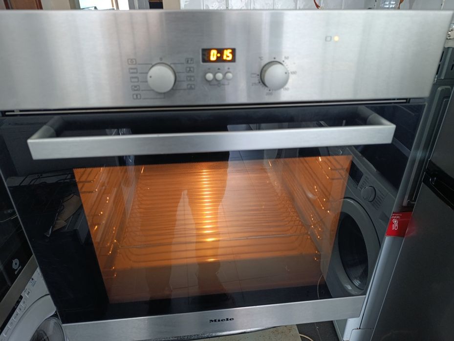 Forno elétrico Miele