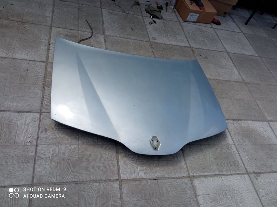 Продам капот Reno lagyna 2 дорестайлінг.