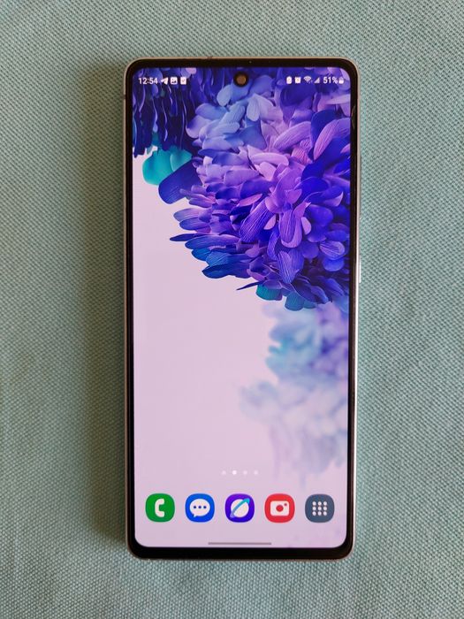 Samsung Galaxy  S20 FE.