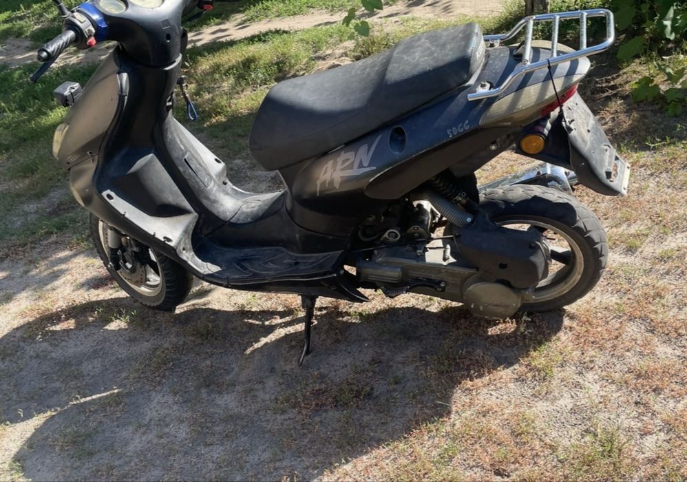 Продам скутер  150кубів на ходу