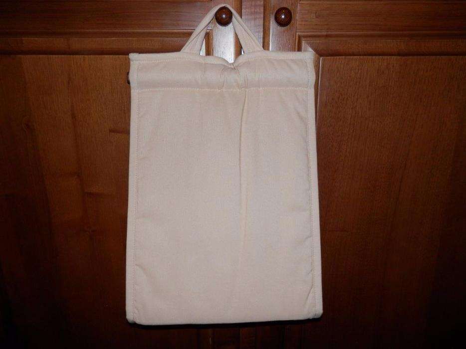 Suporte para arrumação de fraldas para bebé