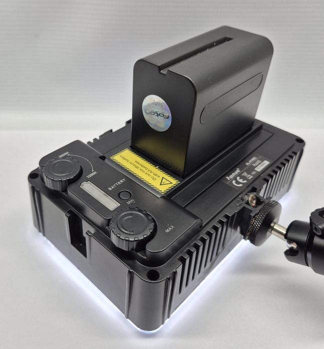 Lampa fotograficzna APUTURE AL-H198C, Komis Jasło Czackiego