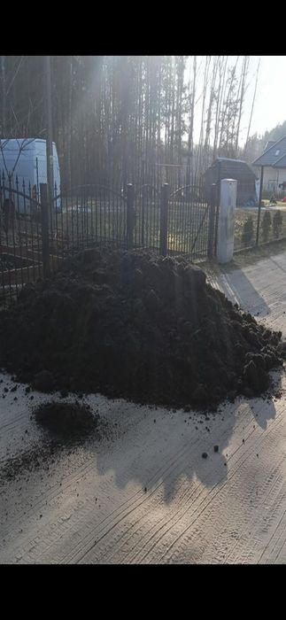 Czarnoziem przesiany, torf, ziemia ciemna, ogrodowa, trawnik