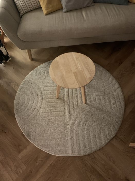 Dywan okrągły w bardzo dobrym stanie