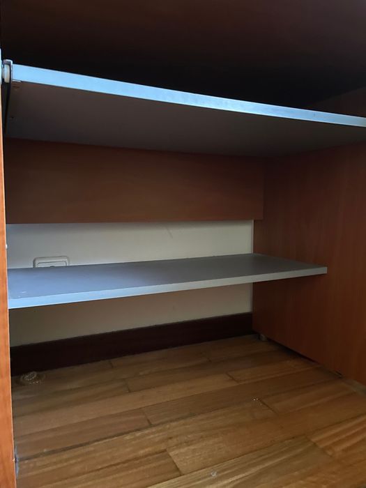 Secretaria madeira