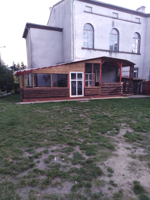 Duży dom na wsi z pokojami do wynajęcia