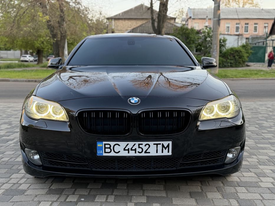 Продам BMW F10  3.0 бензин 11 год