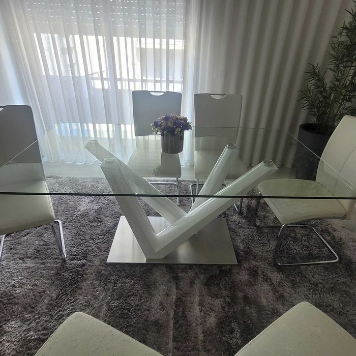 Mesa de jantar + 6 cadeiras