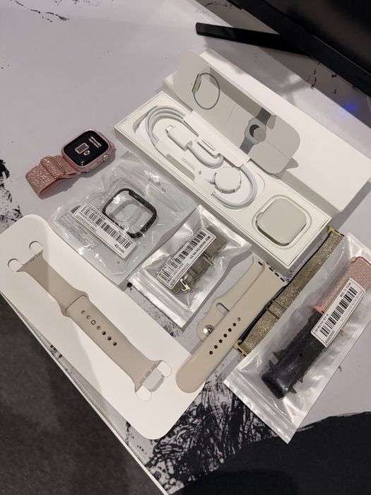 Apple Watch Series 9 45mm – Aluminium + dużo pasków GRATIS