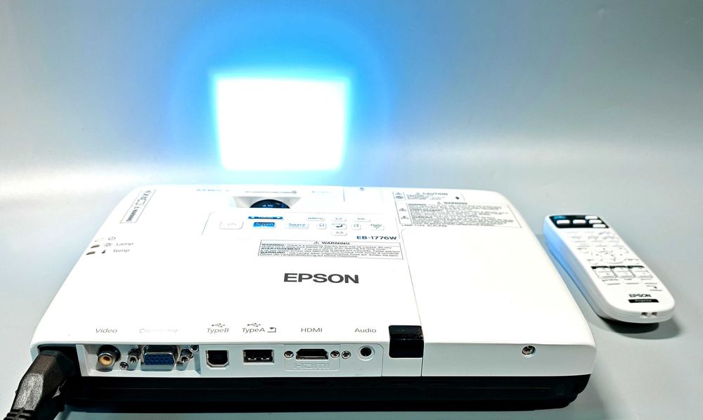Projektor multimedialny Epson SLIM 3LCD WiFi HDMI EB-1776W Pilot Mocny
