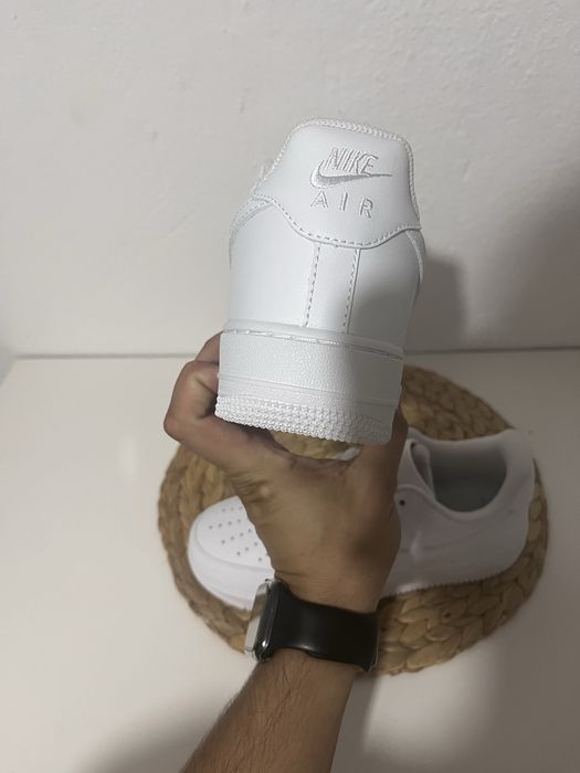 Nike Air Force 1 – Novas (Tamanho 42)