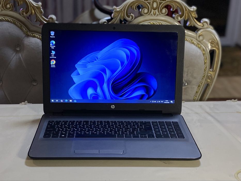 Ноутбук состояние нового / SSD 256/ A8 7410 (4 ядра)/ батарея 4 часа