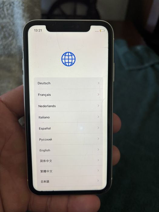 Vendo tela e carcaça original de iphone 11 tudo fincionando !!