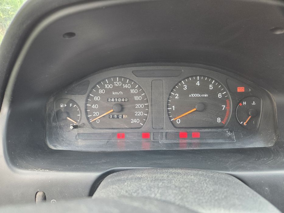 Mitsubishi Galant VIII 2.0 2001 Kombi LPG Hak – uszkodzony