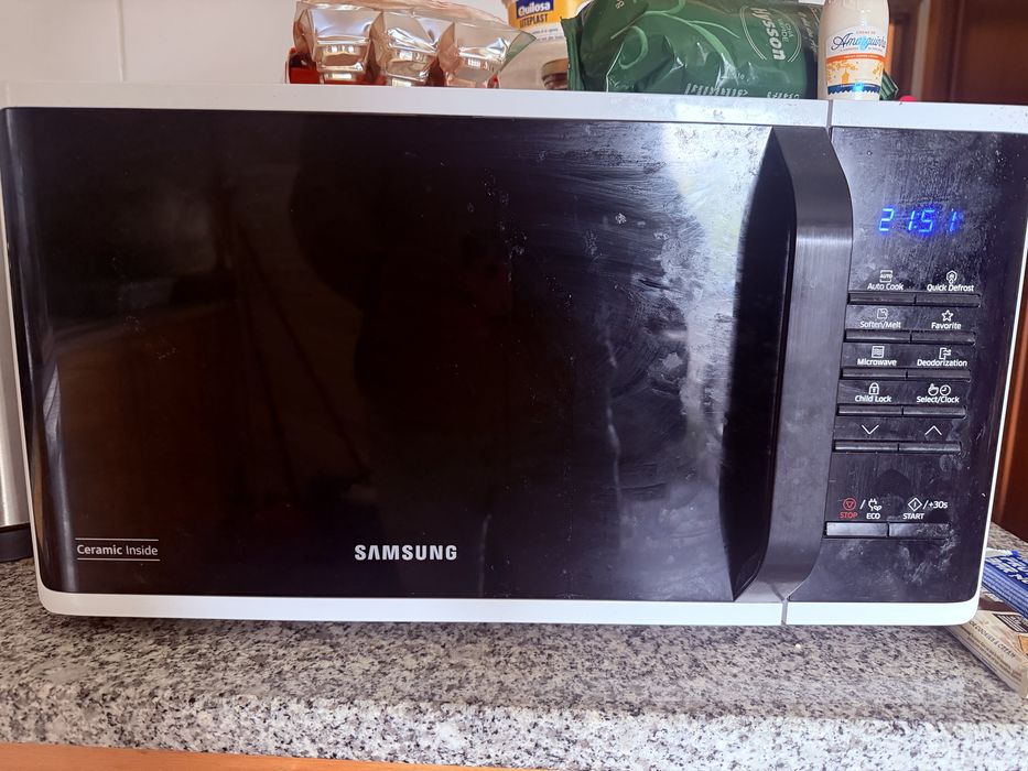 micro-ondas Samsung cerâmico com grill