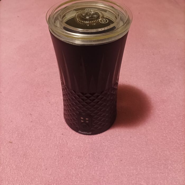 Podgrzewacz i spieniacz do mleka