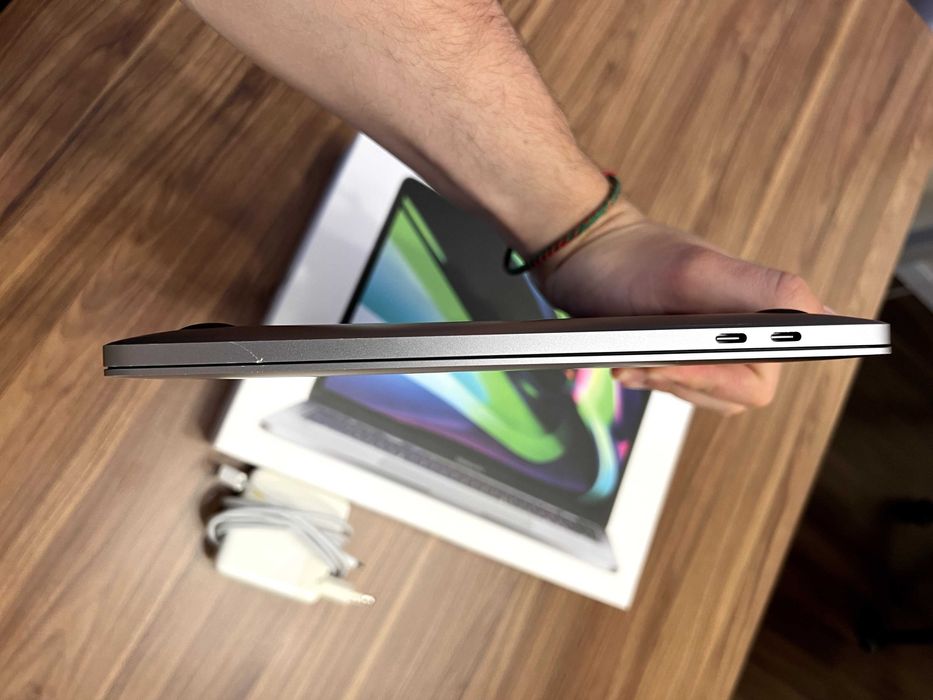 MacBook Pro (13'', 2020) / M1 / 8Gb RAM / 256Gb SSD / A2338