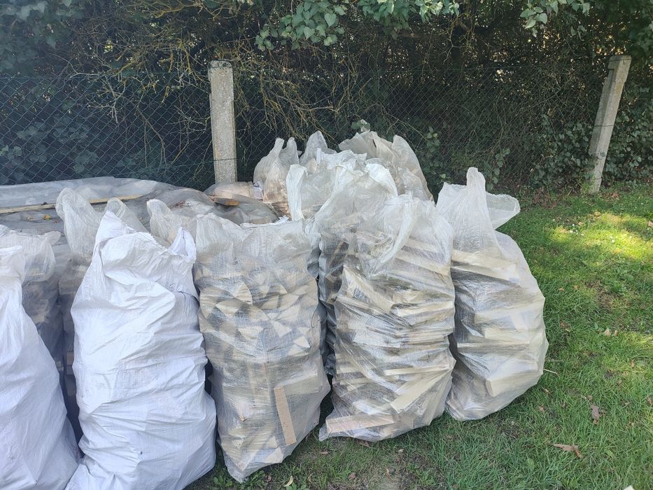 Drewno opałowe w workach