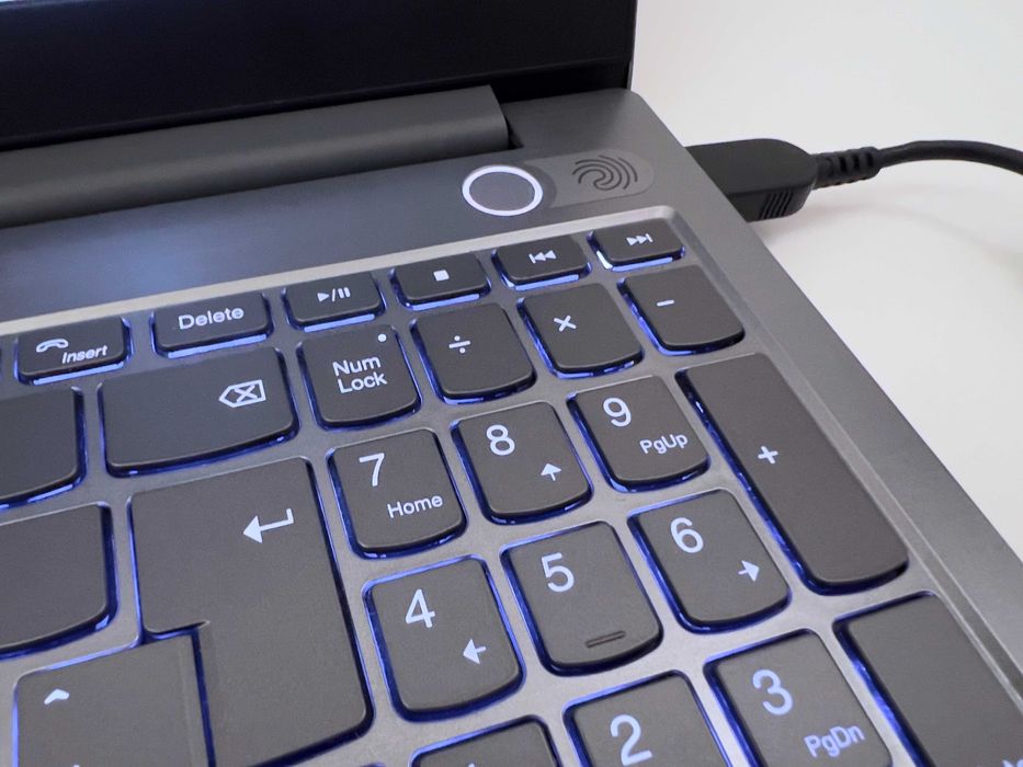 Lenovo ThinkBook 15-IIL | Intel i7 | 16GB RAM | SSD | + Bateria Extra