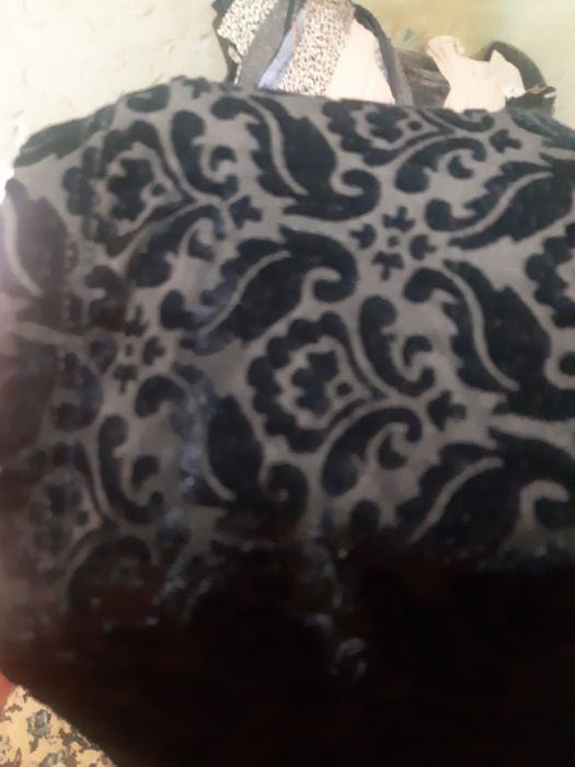 Красива велюрова сукня