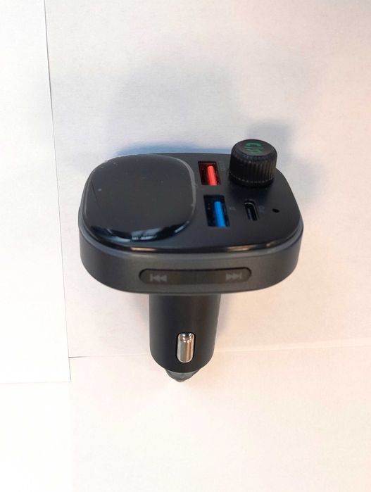 Transmiter BLUETOOTH FM samochodowy szybka ładowarka USB USB-C AUX
