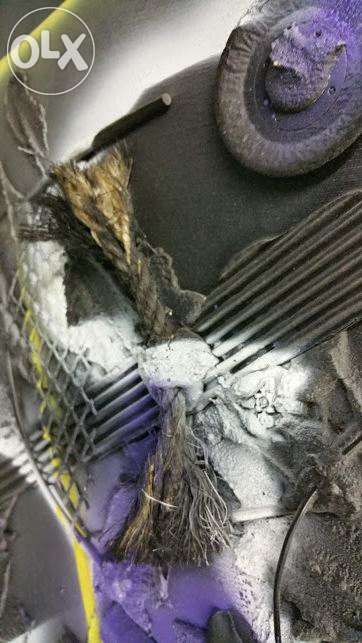 Quadro com relevos azul amarelo e preto