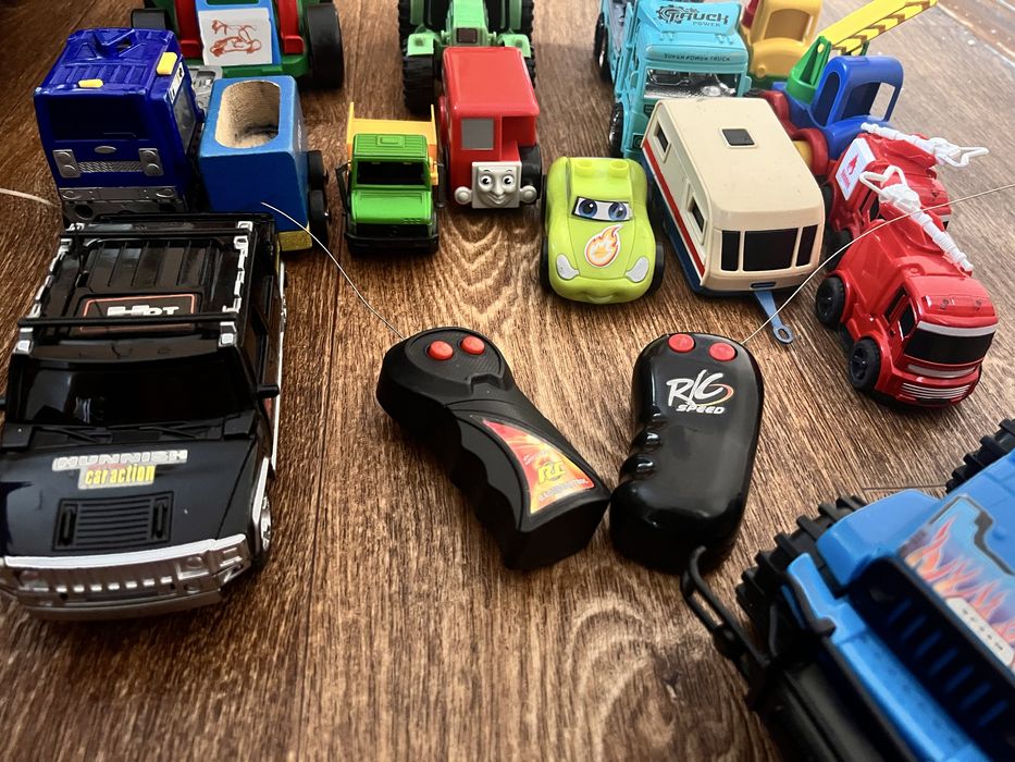Лот машинок металевих, на управлінні для хлопчика