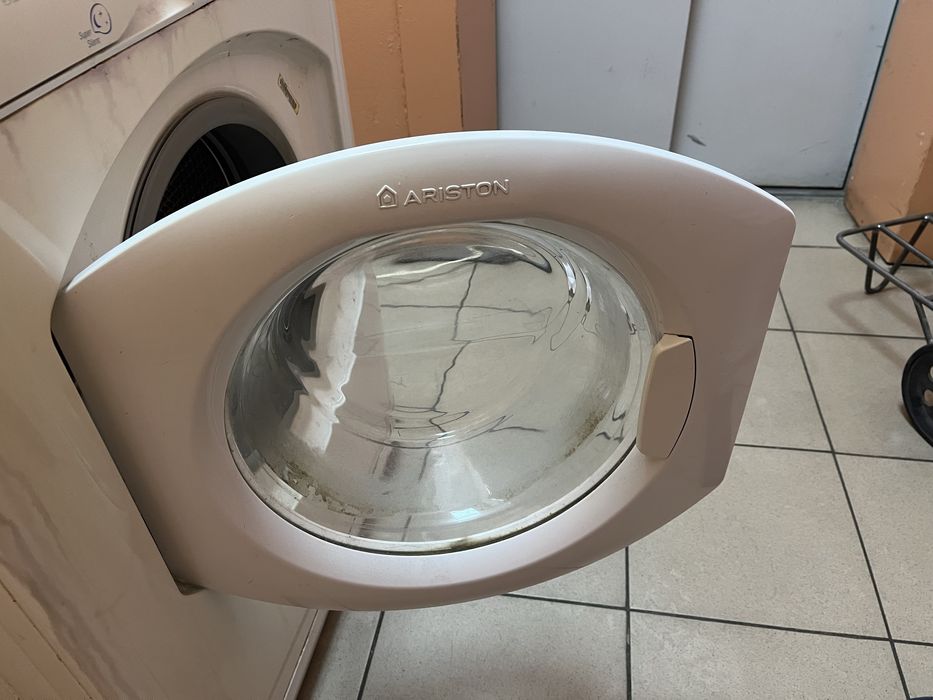 Запчастини для стиральной машини Ariston AVL 109 R