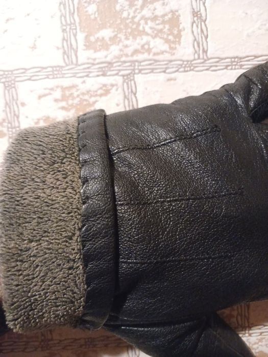 Перчатки кожаные с утеплителем черные (длина 24 см)