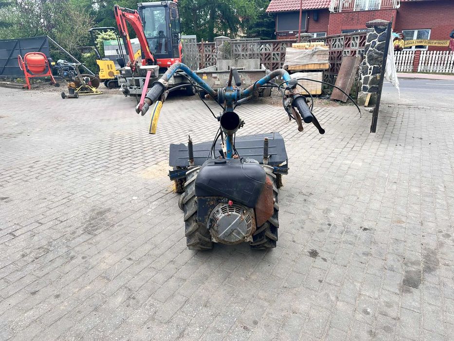 Zamiatarka szczotkowa, spalinowa, ręczna