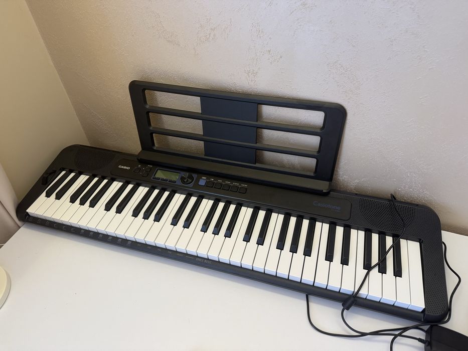 продам синтезатор Casio CT-S300