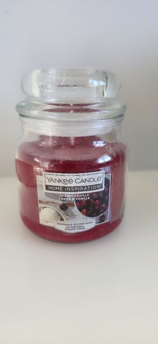 Świeca YANKEE Candle Cherry Vanilla 340g