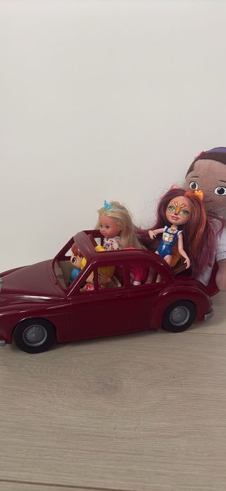 Carro Family com vários Bonecos