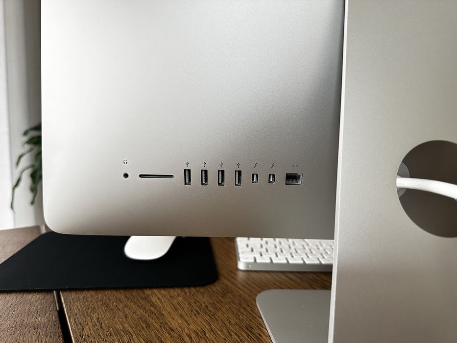 iMac 21.5” (Late 2015) – Excelente estado | SSD 960GB + 8GB RAM