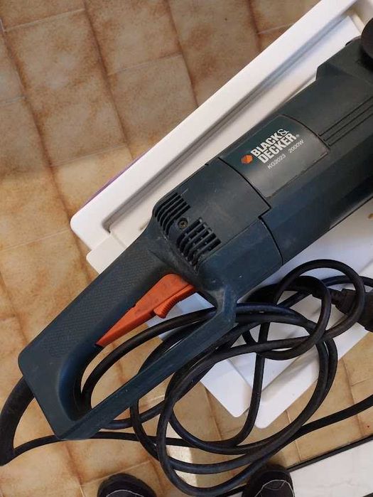 Rebarbadora Black & Decker 2000W