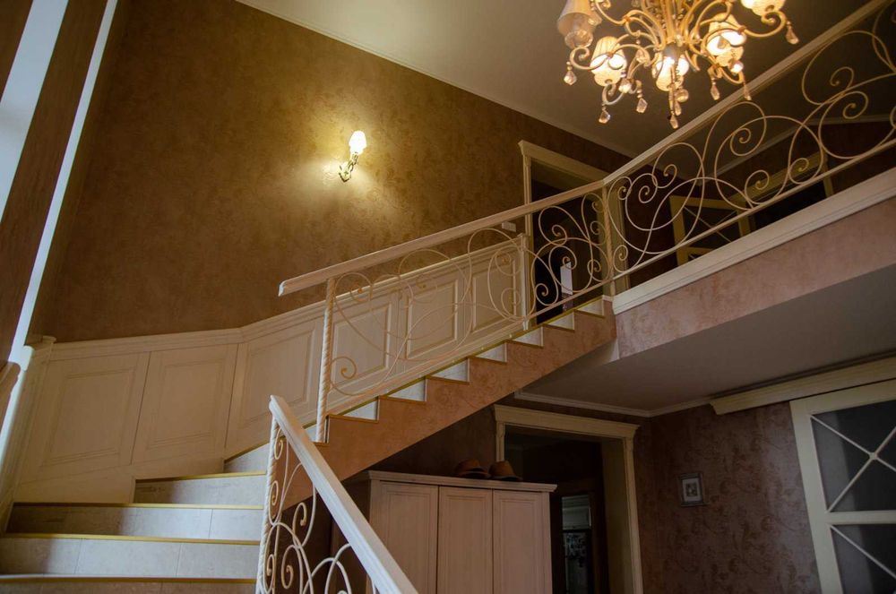 Будинок  з гаражем в м.Охтирка