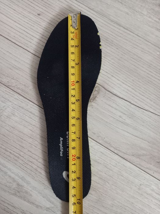 Продам кроссовки Asics Gel-Excite 6