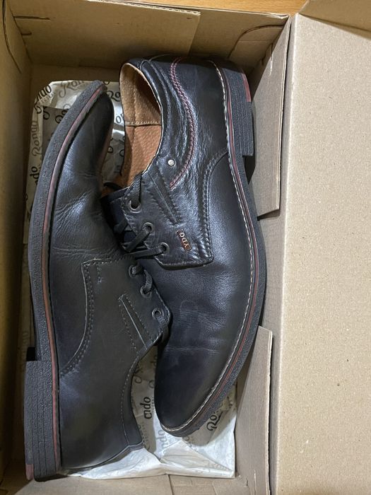 Продам  шкіряні туфлі Rondo 40 розмір