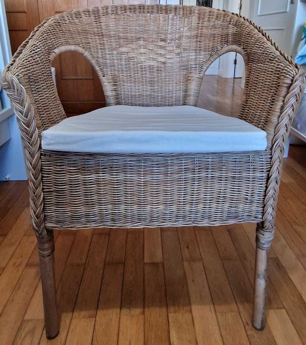 Cadeira em Rota Tecida à Mão