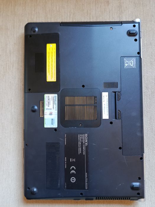 Portátil Sony Vaio VPC-F11M1E