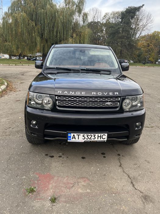 Автомобіль ренж ровер спорт