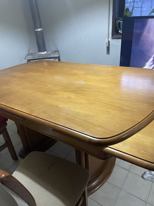 Mesa de sala em bom estado