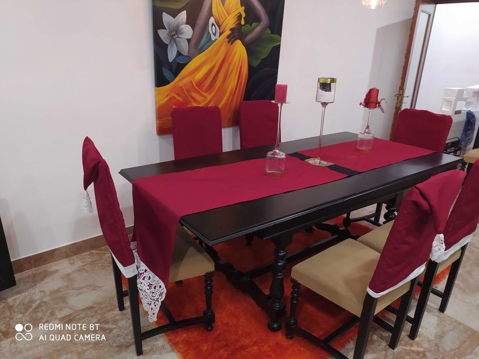 Vendo mobília de sala de jantar em cerejeira preta