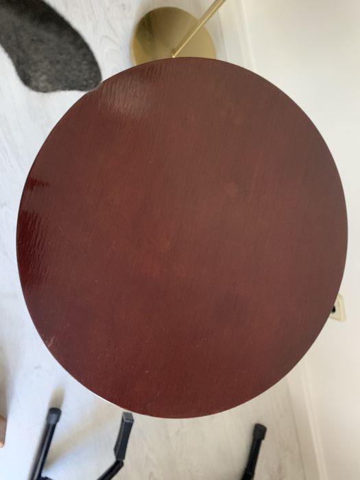 Mesa de apoio com pé de galo. 43 diâmetro e 70 altura