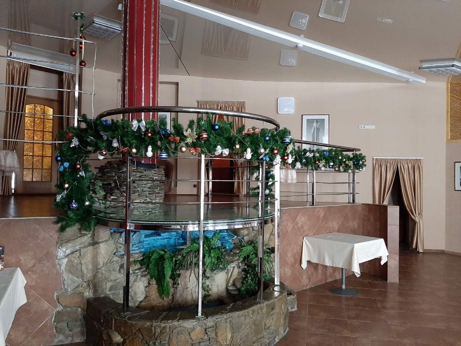 Готельно-ресторанний комплекс, Велика Окружна, фасад