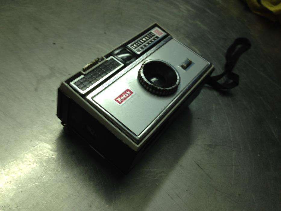 Kodak Instamatic 100 Camera64738674864769121