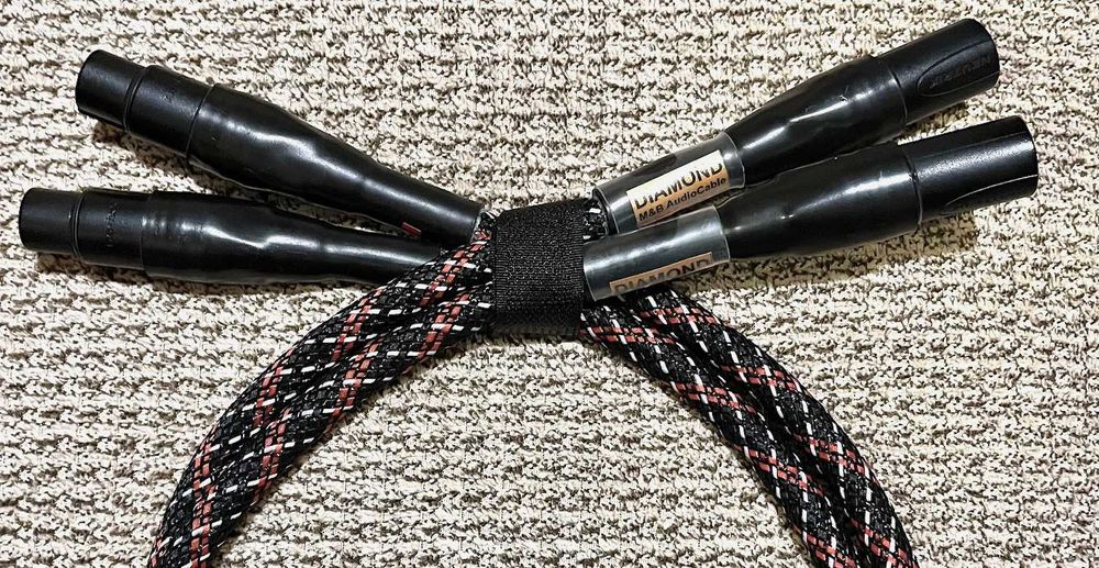 M&B MB Audio Cable DIAMOND  interkonekt analogowy XLR 2x0,8 m, zamiana na RCA