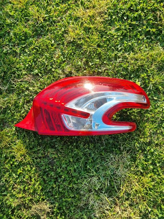 Luz Traseira Direita Peugeot 208